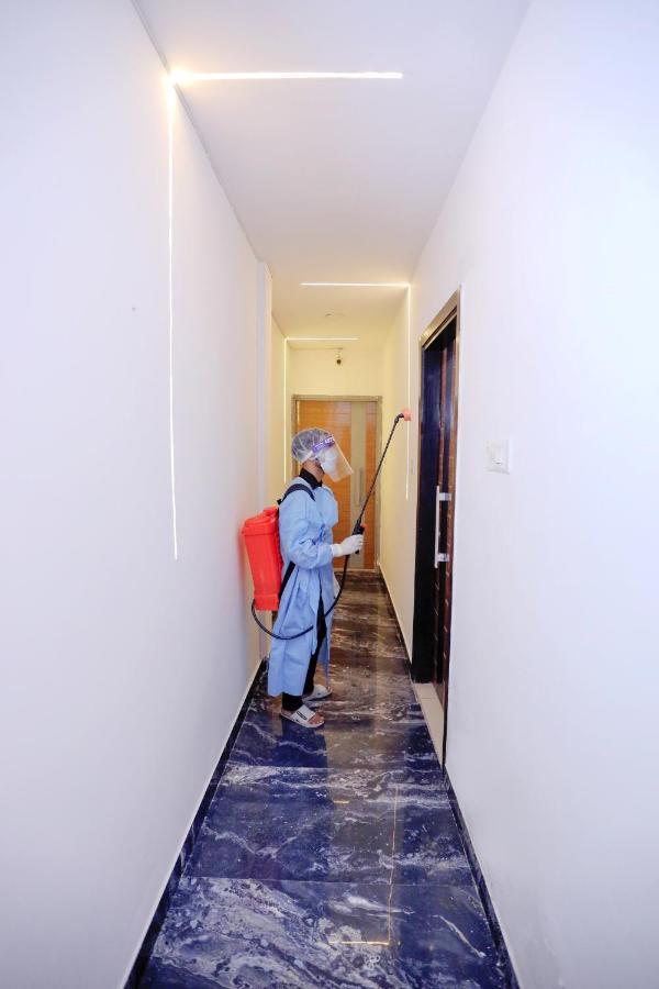 Hotel Nityaa Suites New Delhi Eksteriør billede