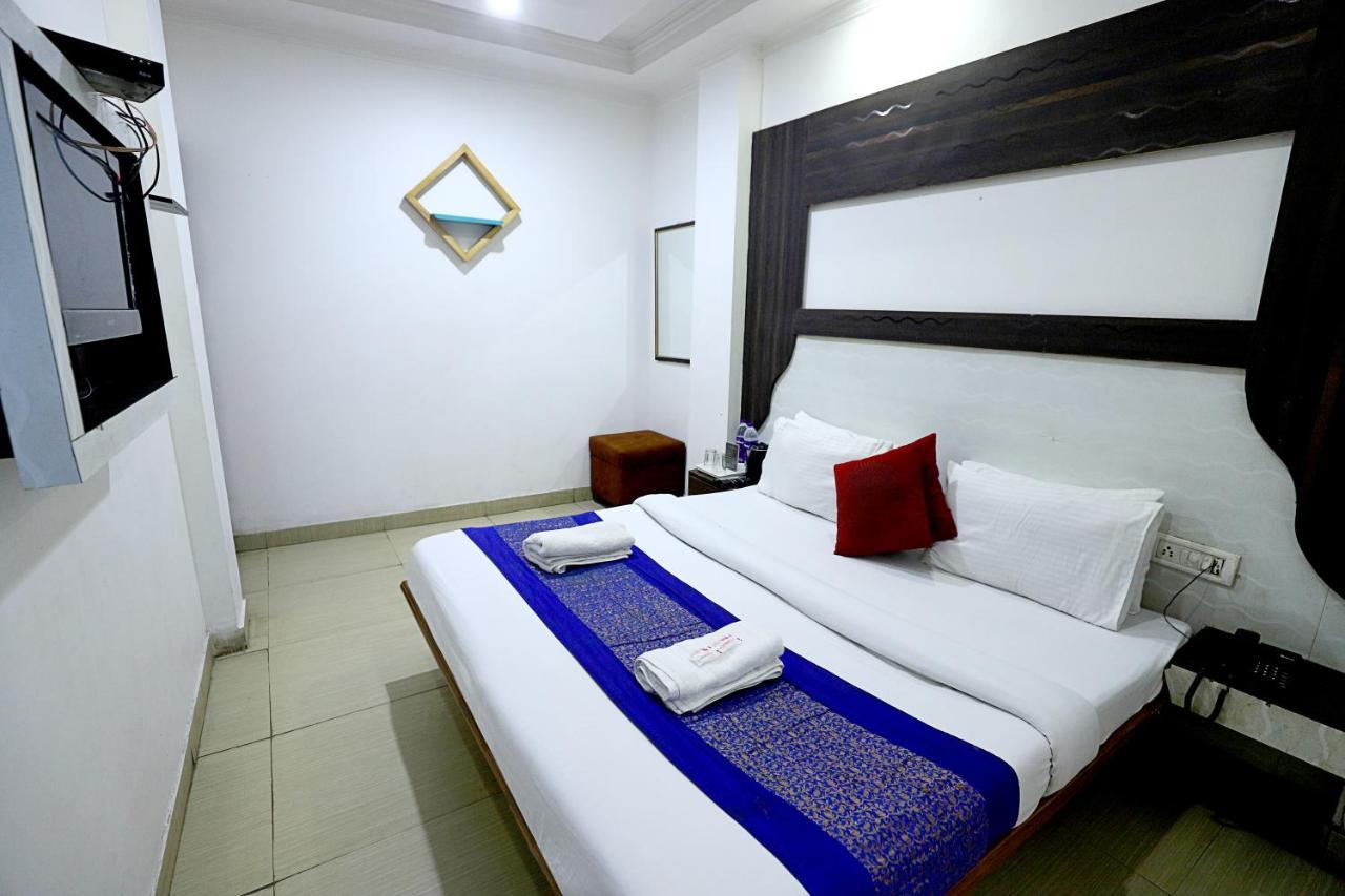 Hotel Nityaa Suites New Delhi Eksteriør billede