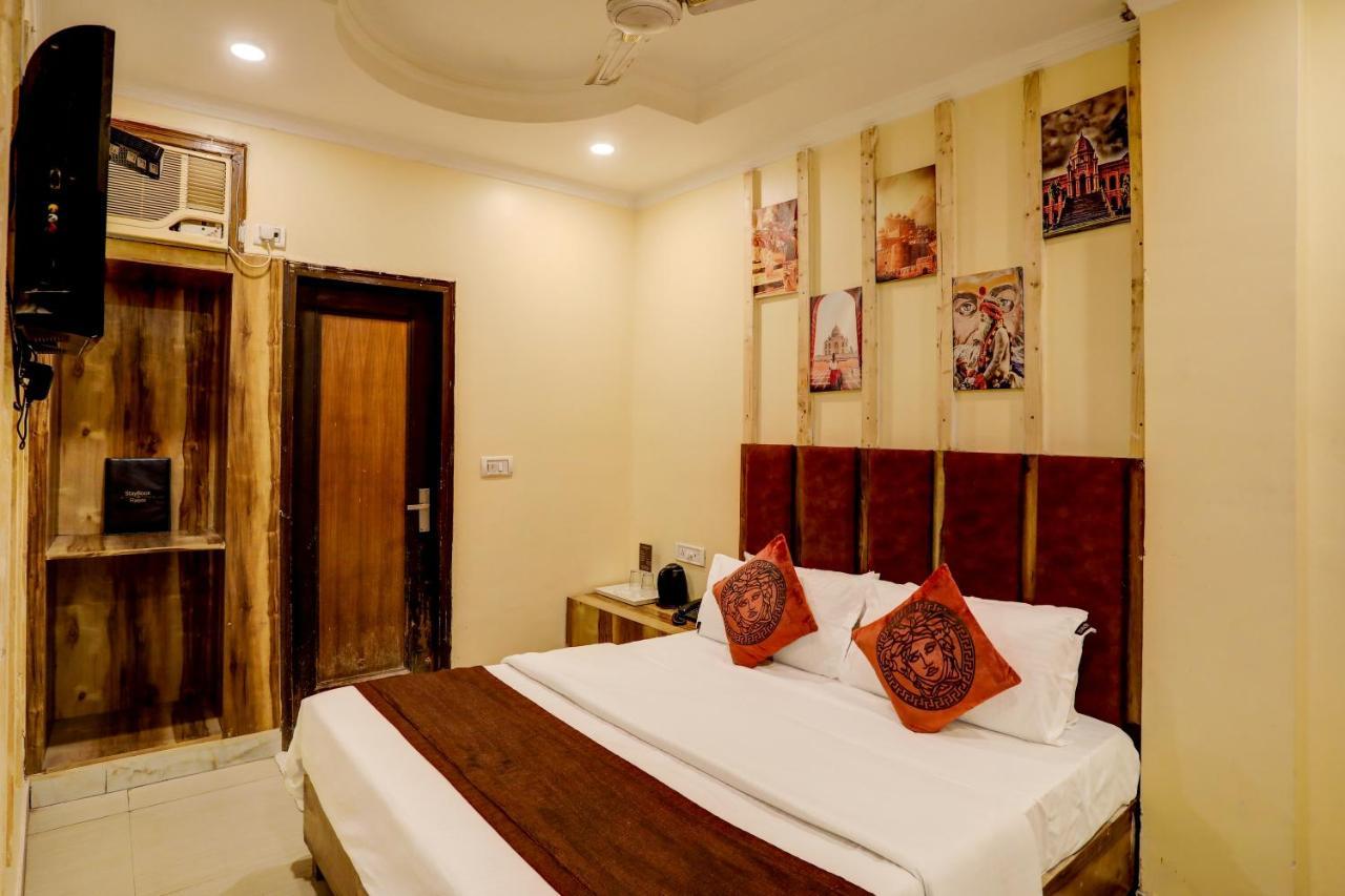 Hotel Nityaa Suites New Delhi Eksteriør billede