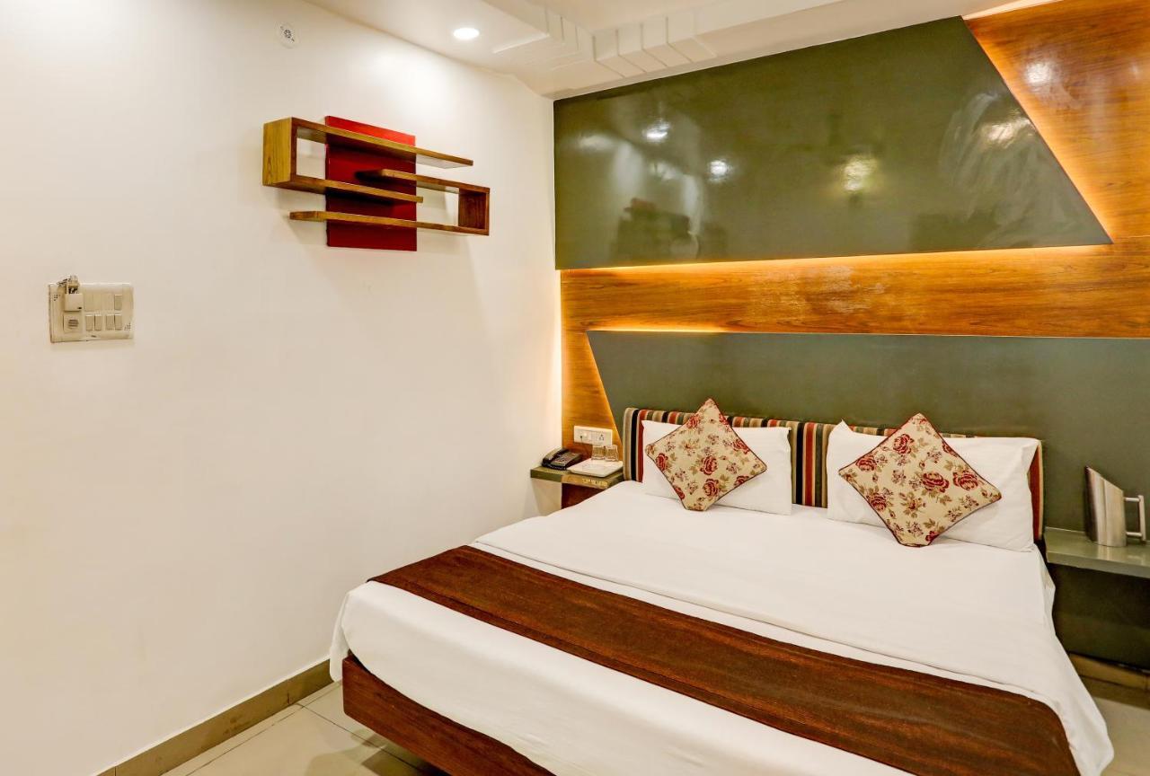 Hotel Nityaa Suites New Delhi Eksteriør billede