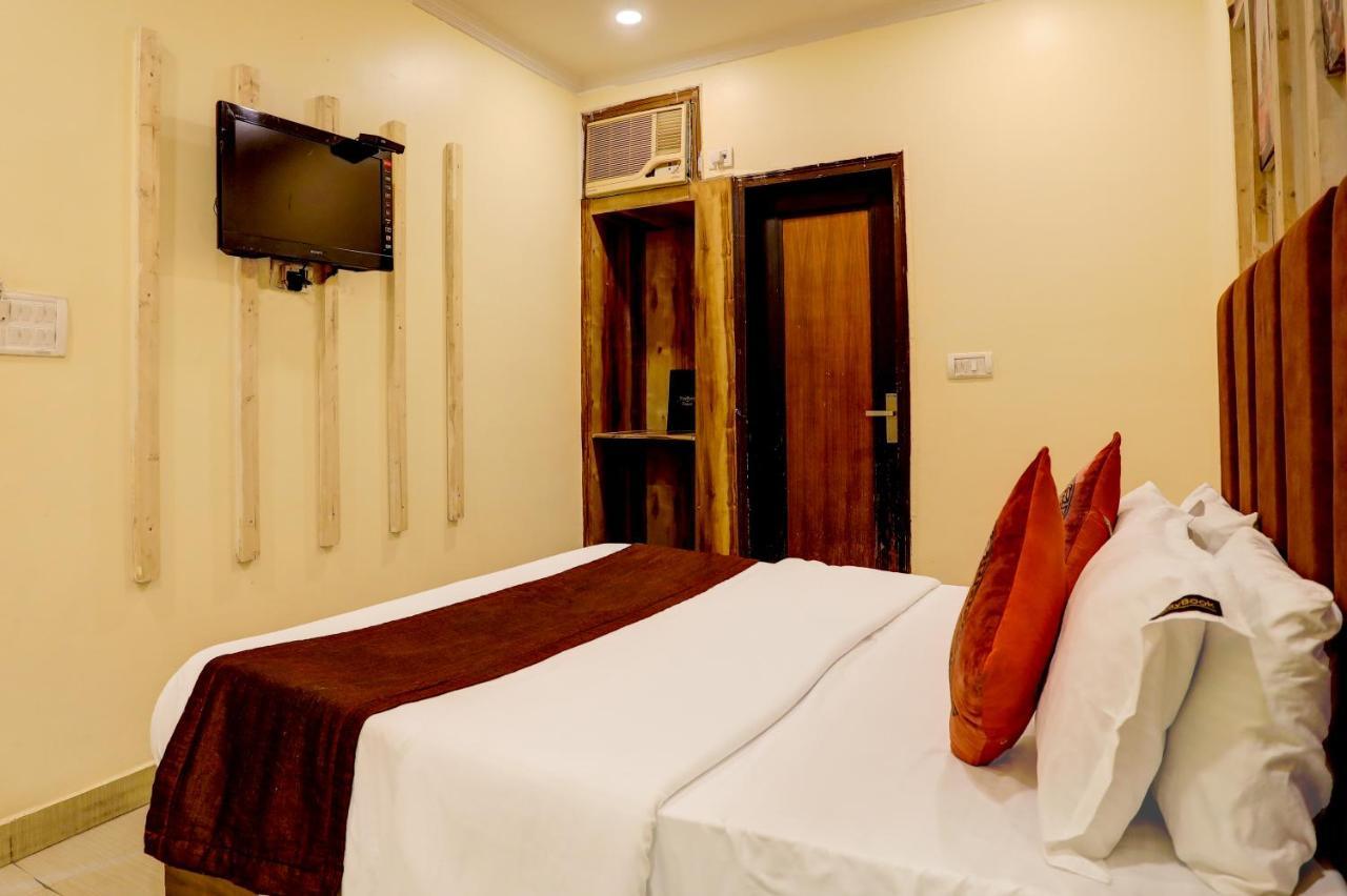 Hotel Nityaa Suites New Delhi Eksteriør billede