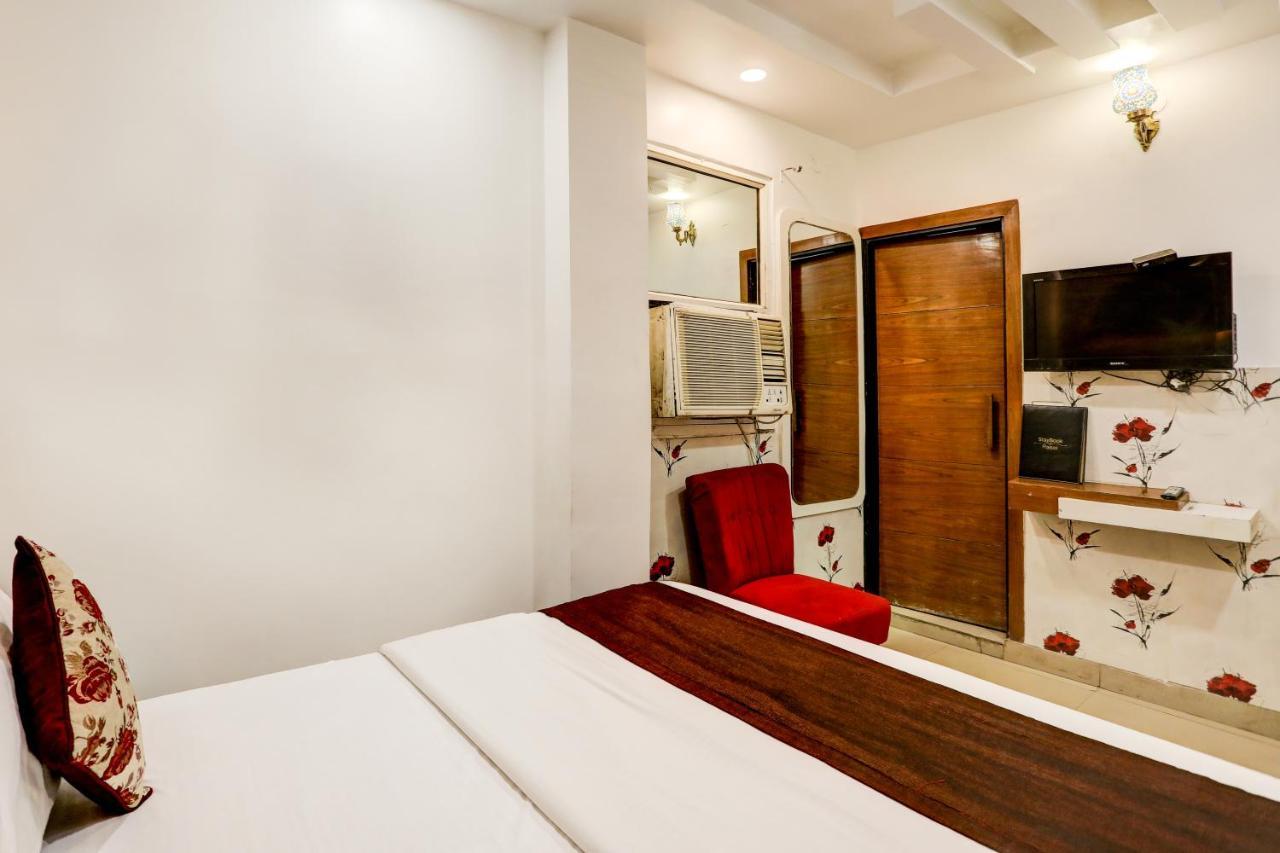 Hotel Nityaa Suites New Delhi Eksteriør billede