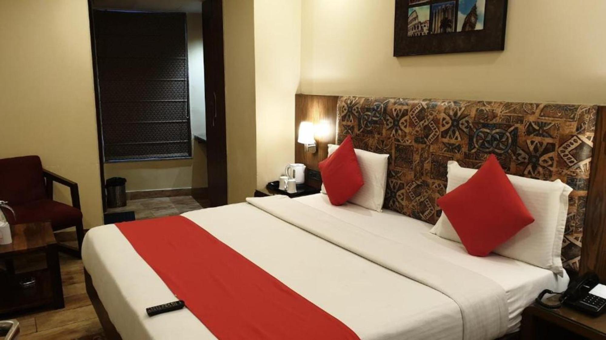 Hotel Nityaa Suites New Delhi Eksteriør billede