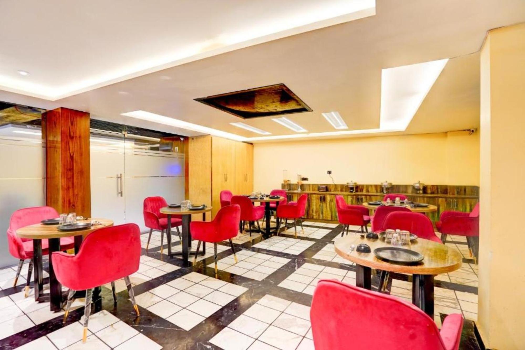 Hotel Nityaa Suites New Delhi Eksteriør billede