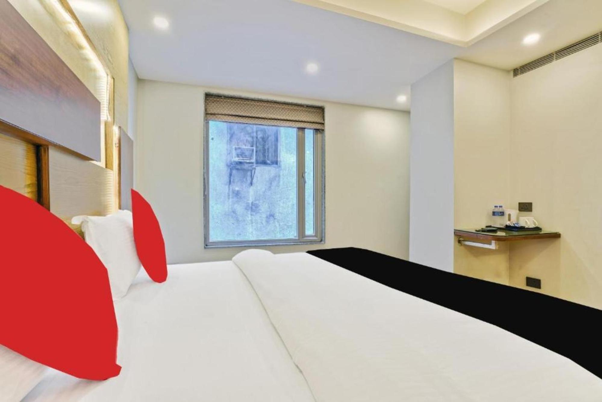 Hotel Nityaa Suites New Delhi Eksteriør billede