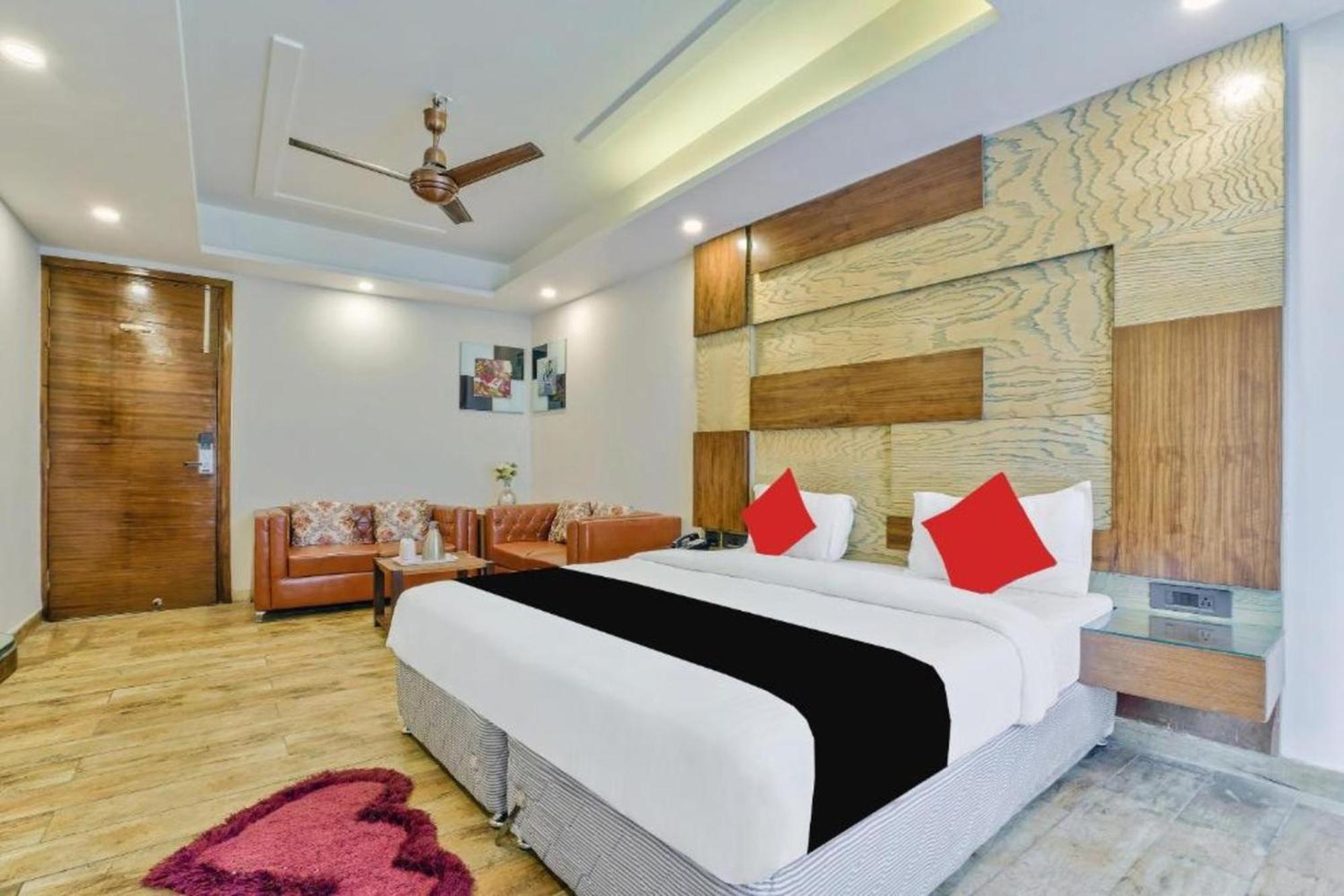 Hotel Nityaa Suites New Delhi Eksteriør billede