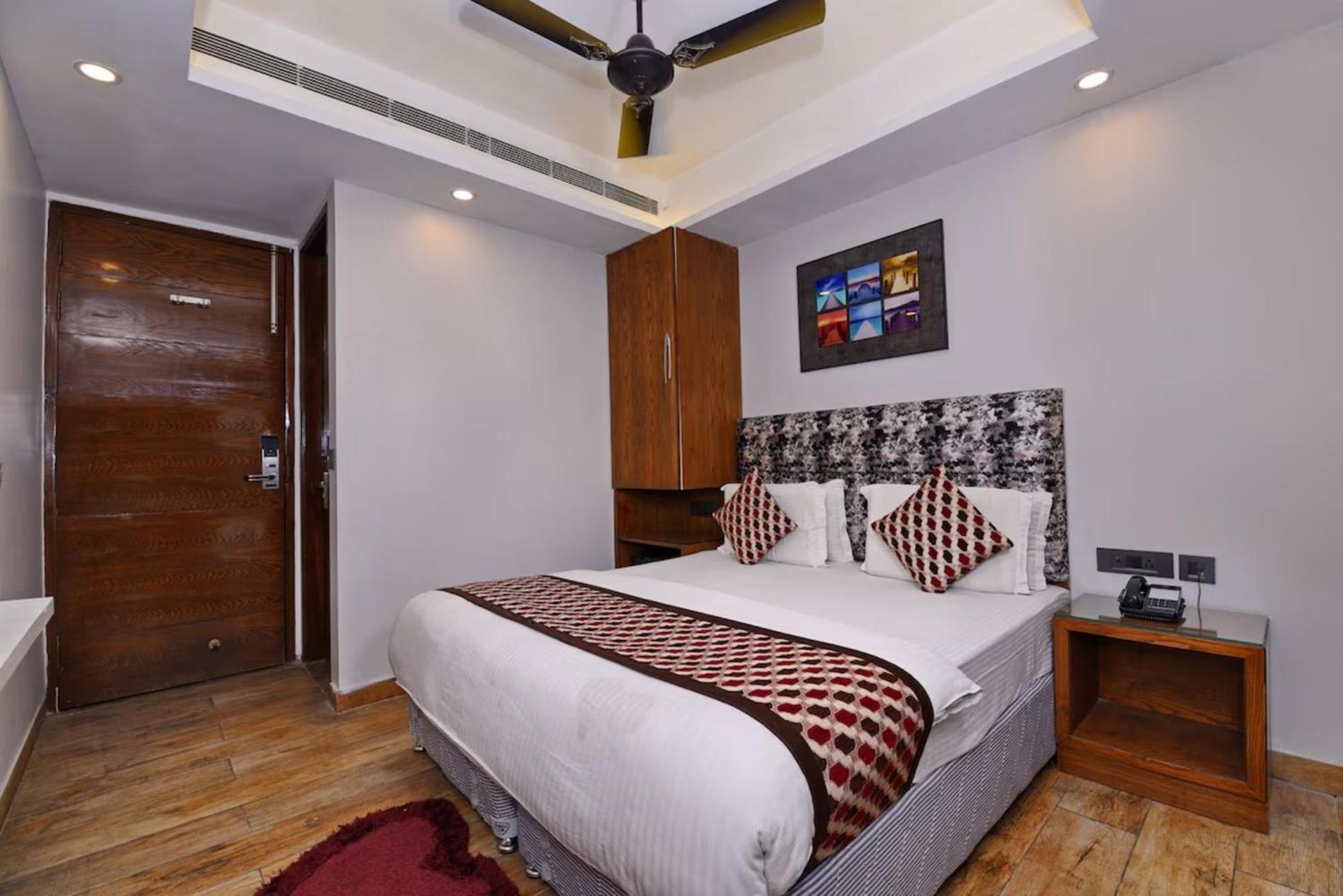 Hotel Nityaa Suites New Delhi Eksteriør billede