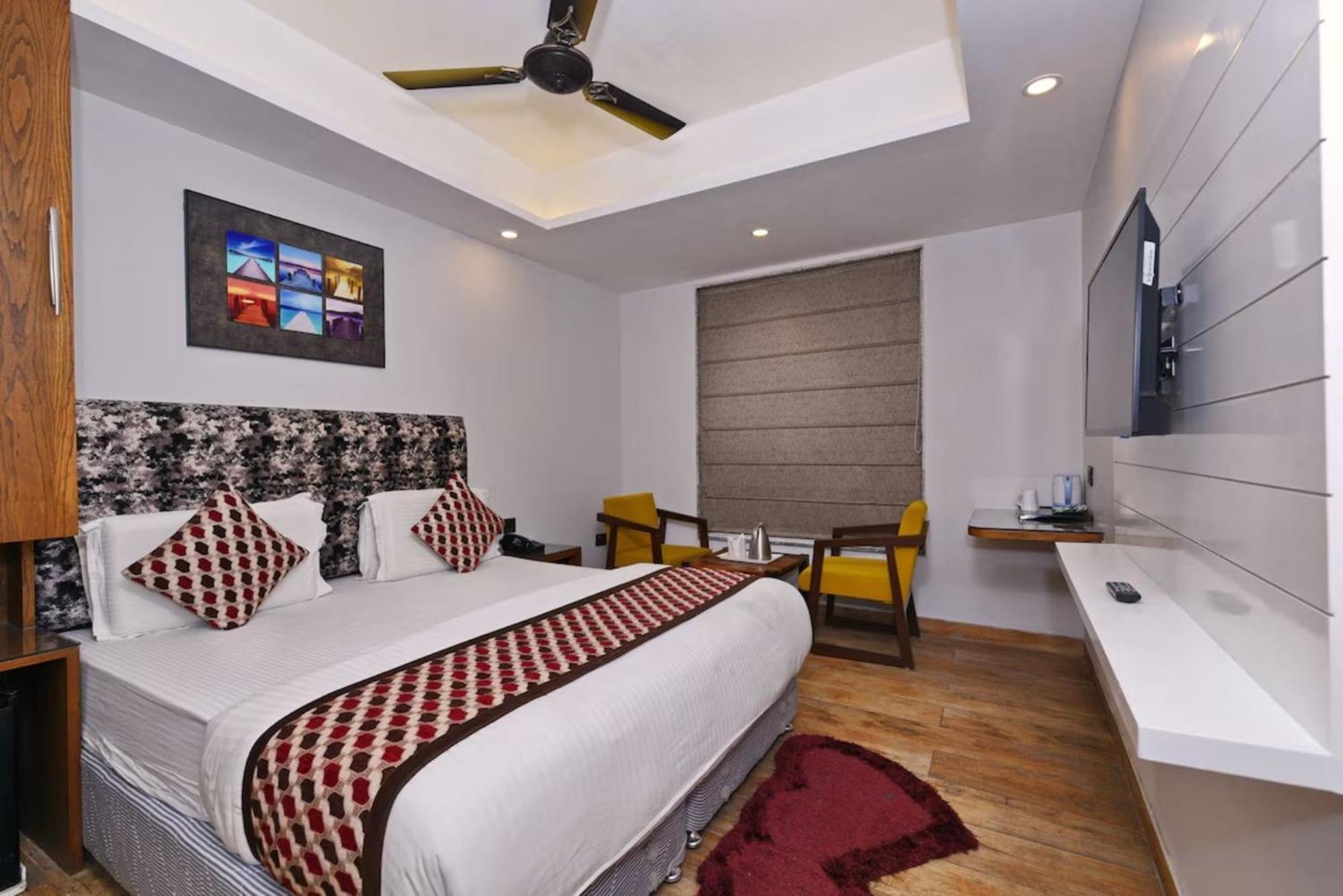 Hotel Nityaa Suites New Delhi Eksteriør billede