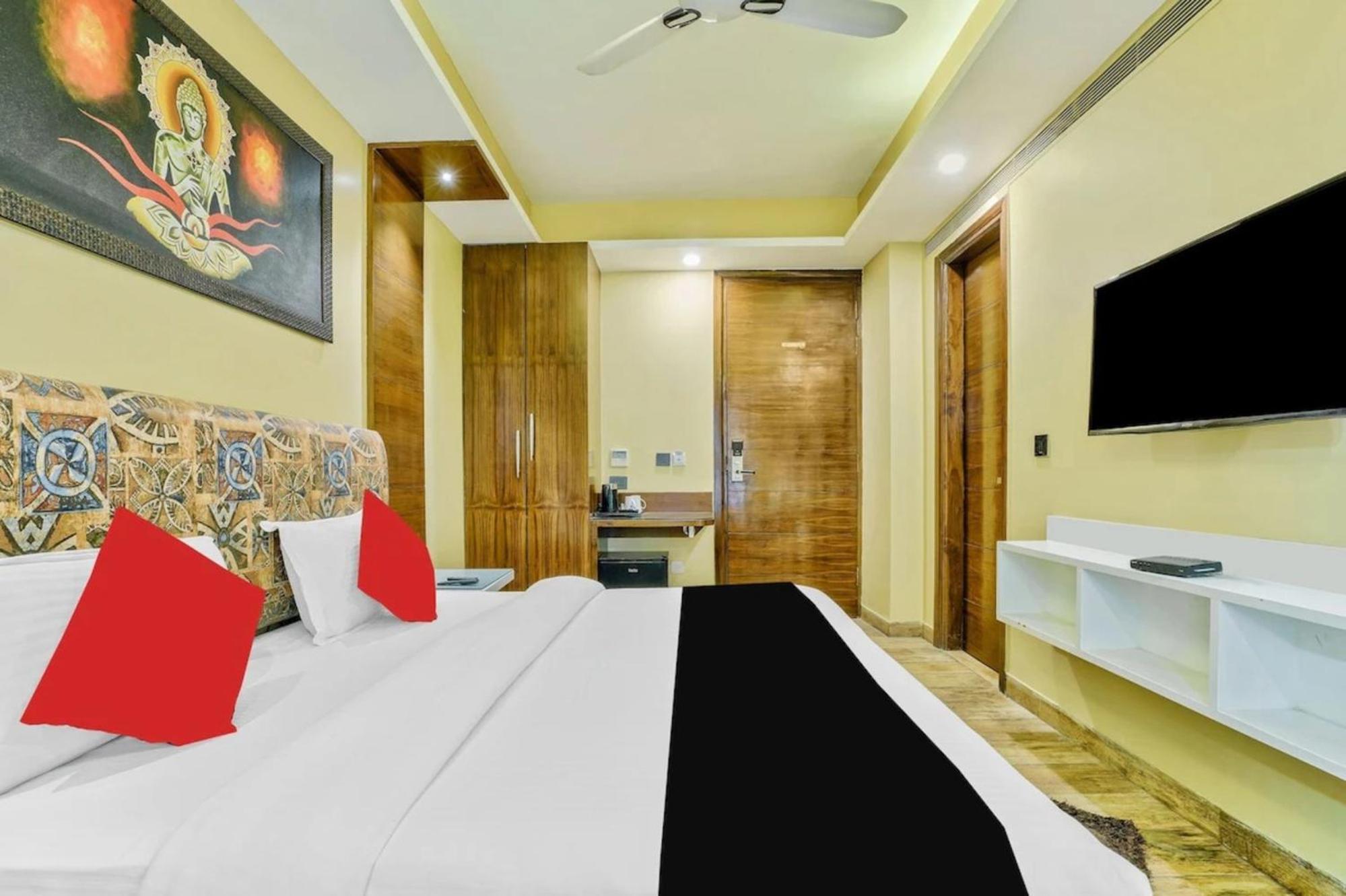 Hotel Nityaa Suites New Delhi Eksteriør billede