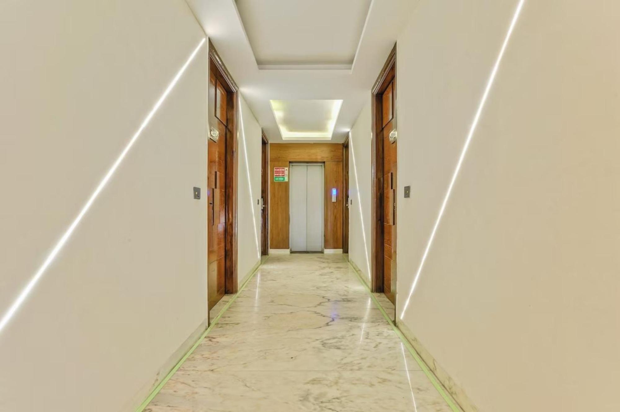 Hotel Nityaa Suites New Delhi Eksteriør billede